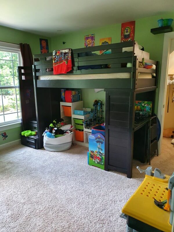 Clearly organized kid's space