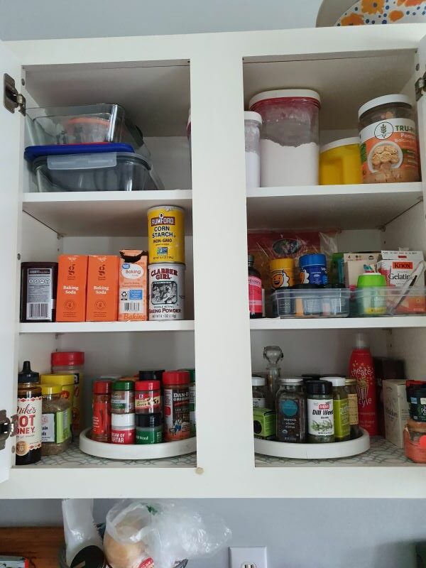 Easy to use kitchen cabinet